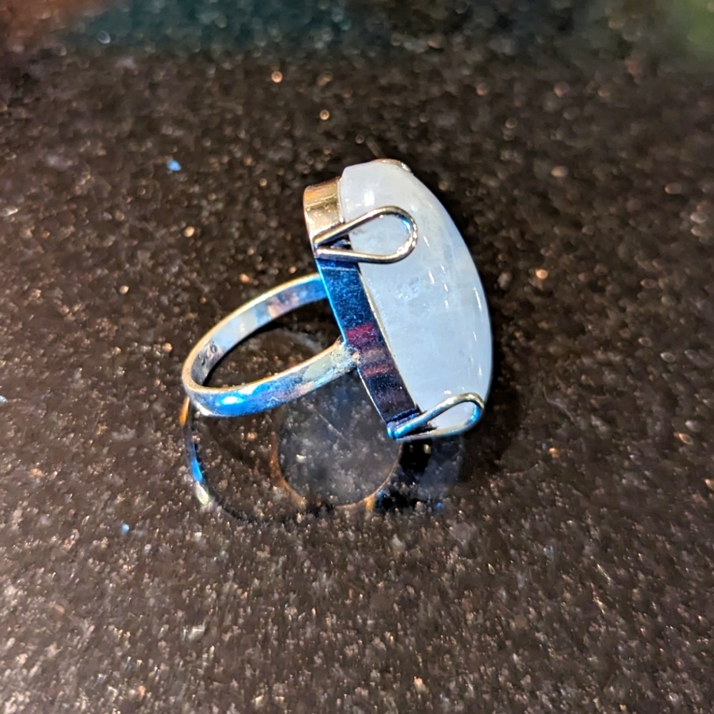 Beautiful Stone Ring - image 5